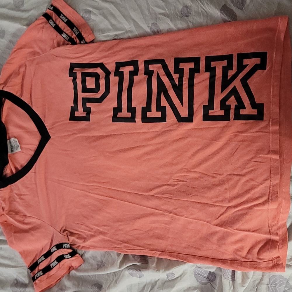 PINK tee shortsleve size small